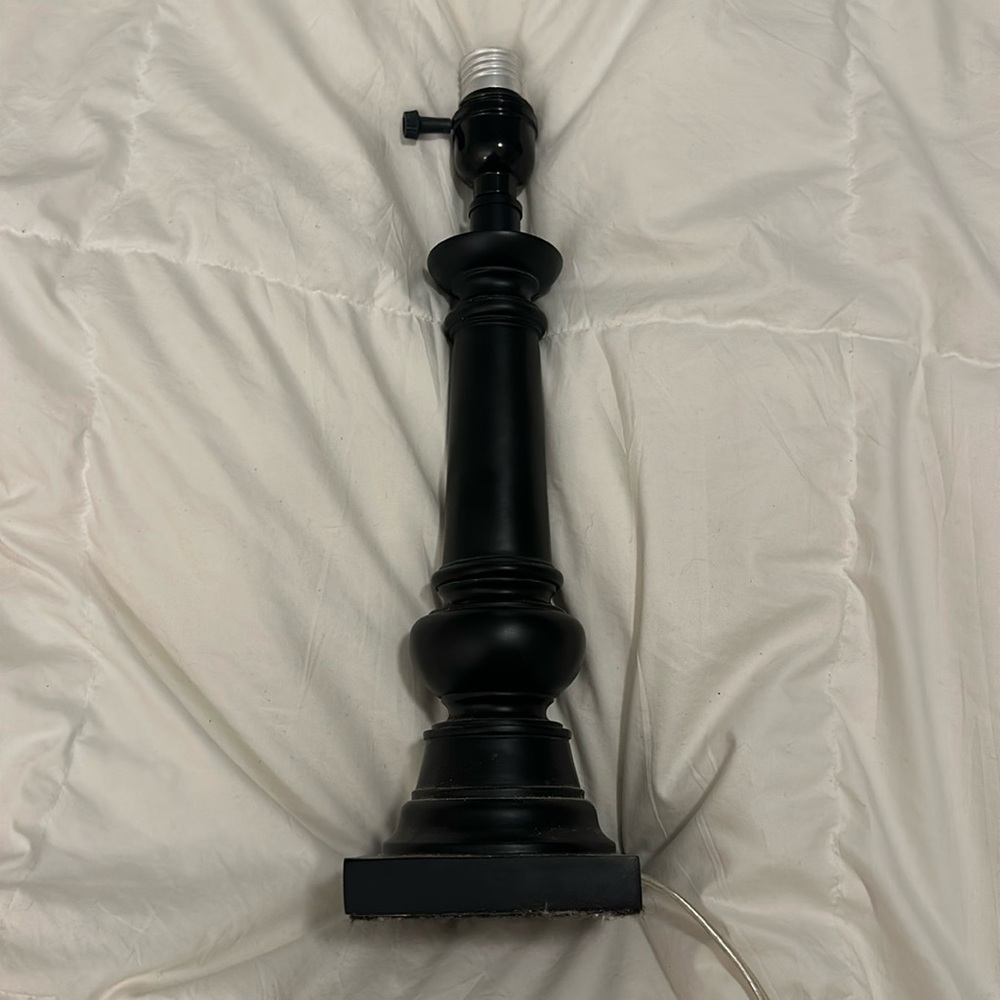 Target lamp in black